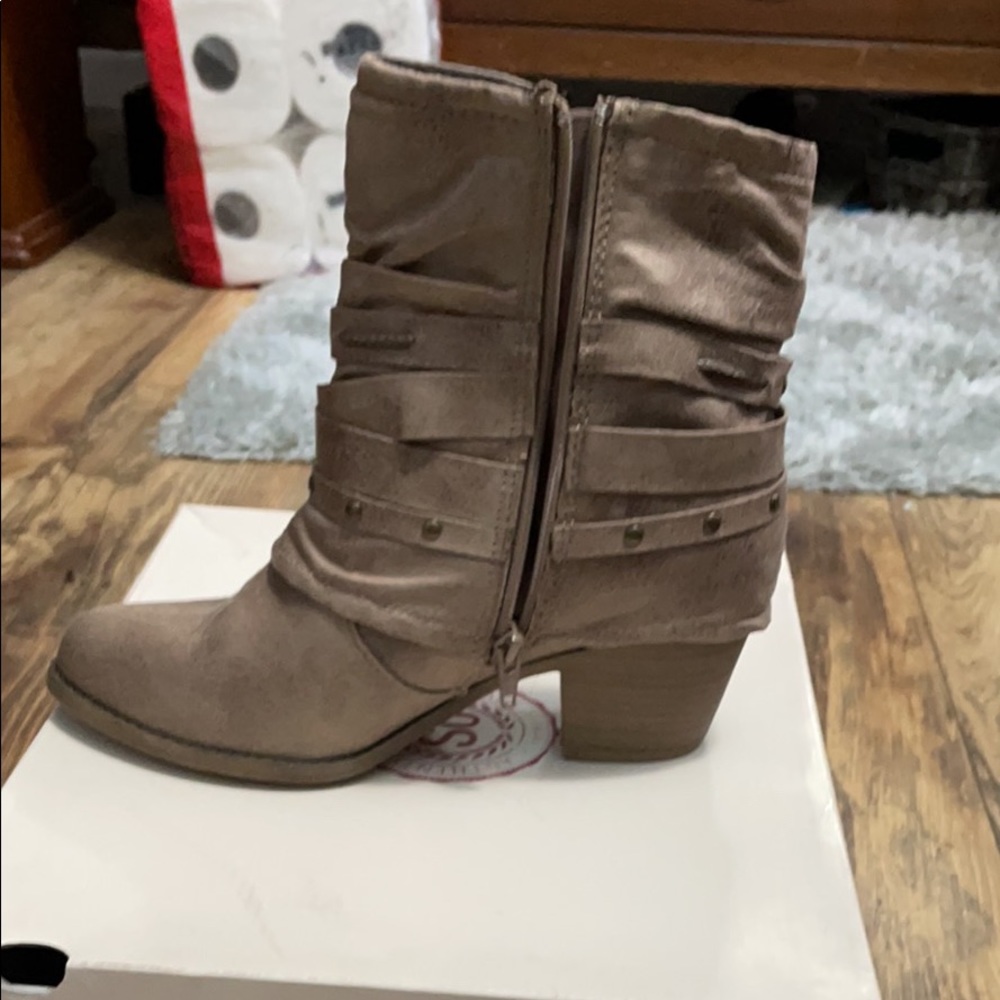 Women’s boots